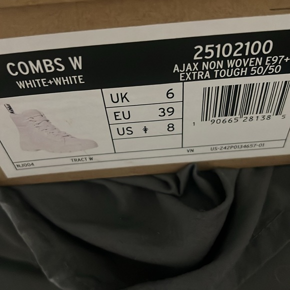 Dr Martens size 8 White Combs - Picture 2 of 5